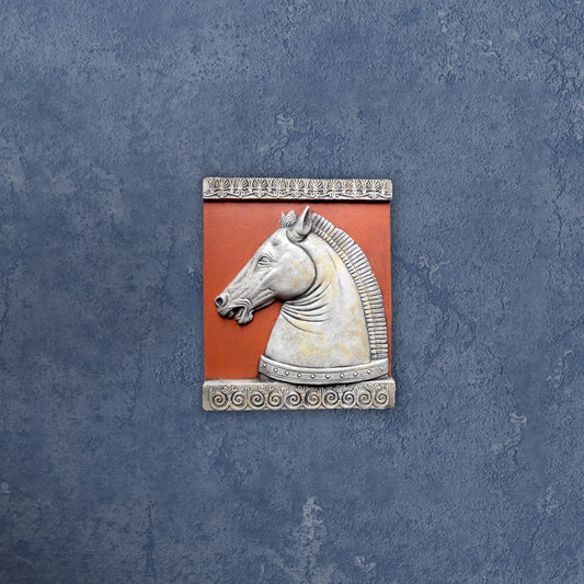 Testa di Cavallo, scultura in terracotta dipinta in rosso