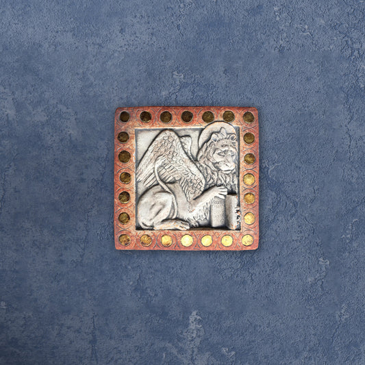 Il Leone di San Marco. Scultura in terracotta con dorature