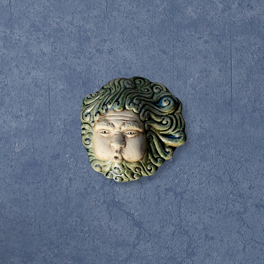 Piccolo Eolo, scultura in ceramica dipinta