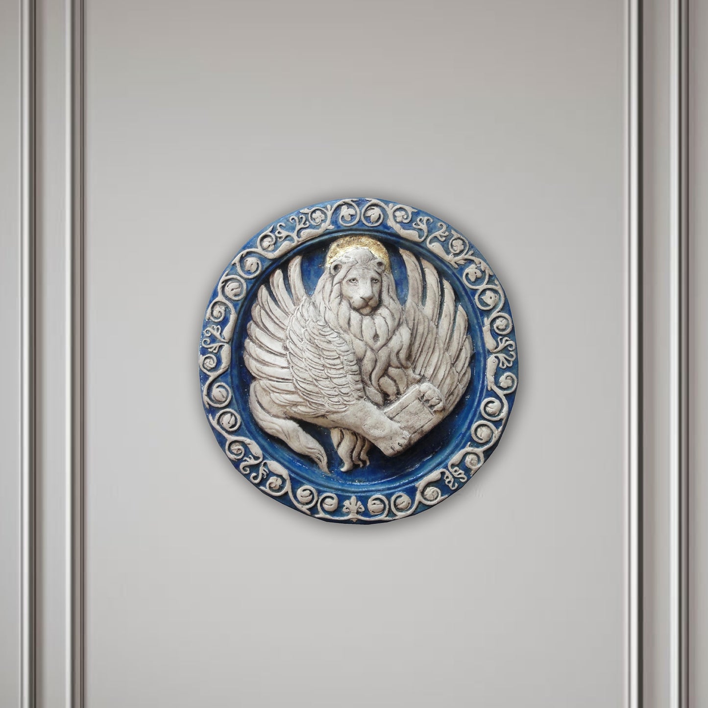Leone Marciano dalla Scuola di S. Marco: scultura in ceramica dipinta