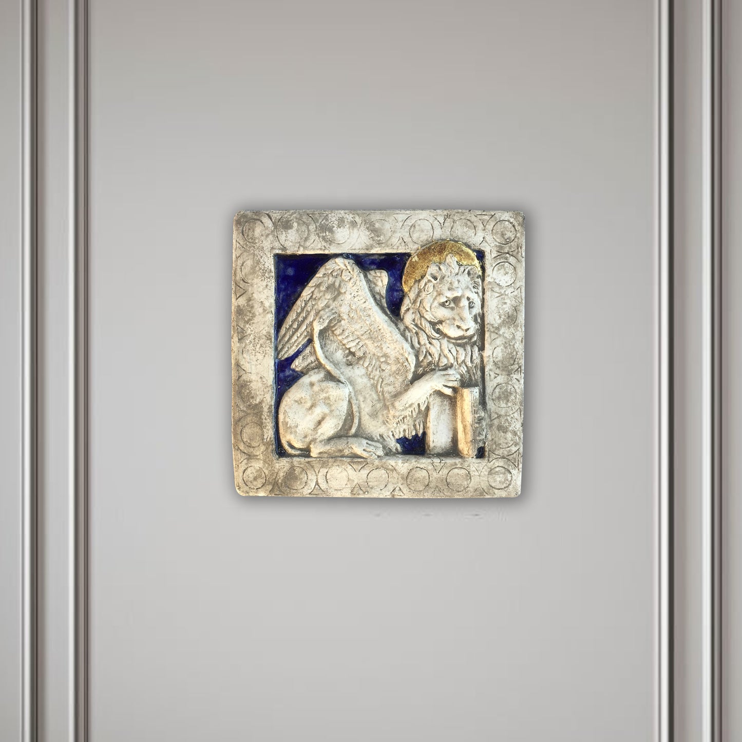 Il Leone di San Marco - Scultura in ceramica dipinta con dorature