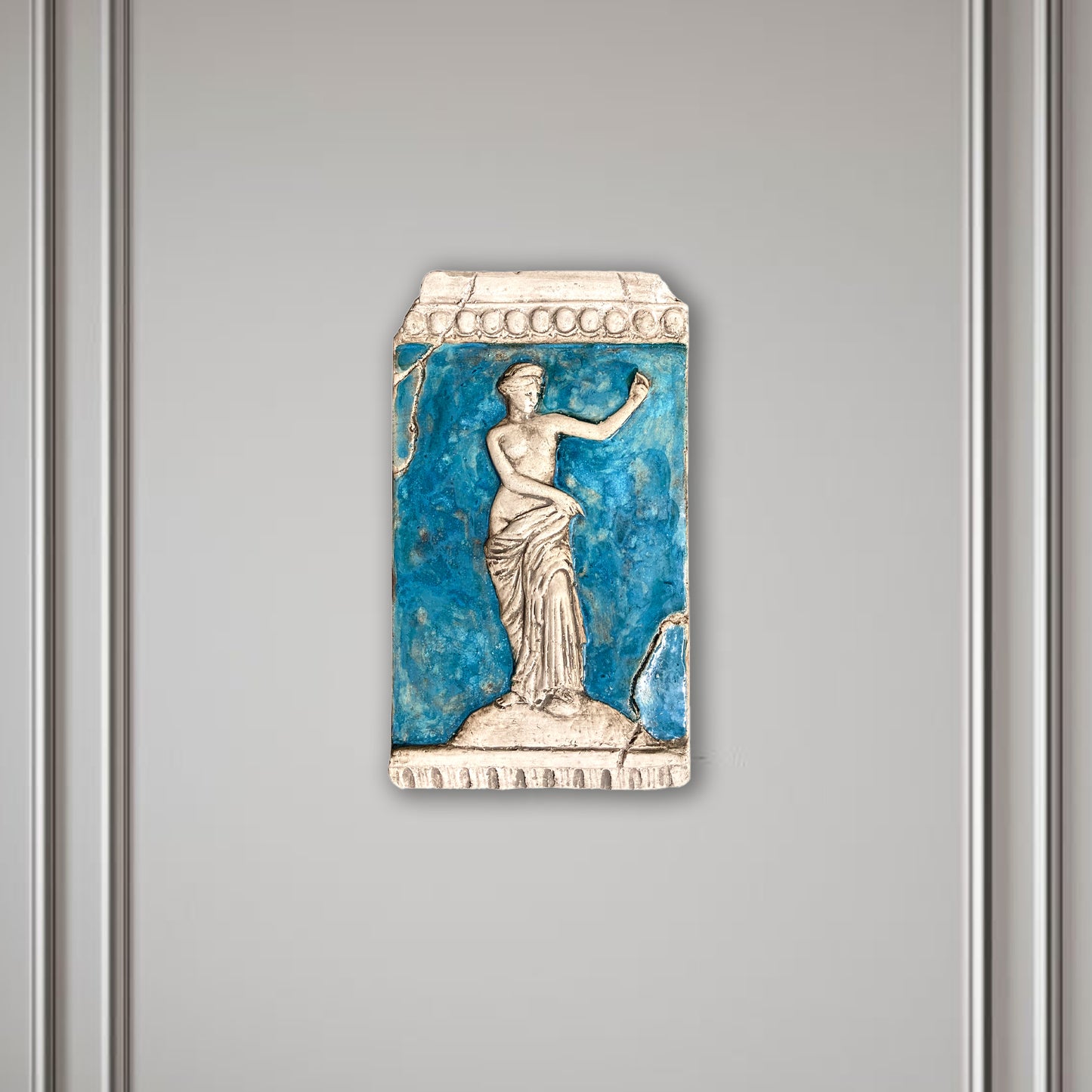 Venere, scultura in ceramica dipinta