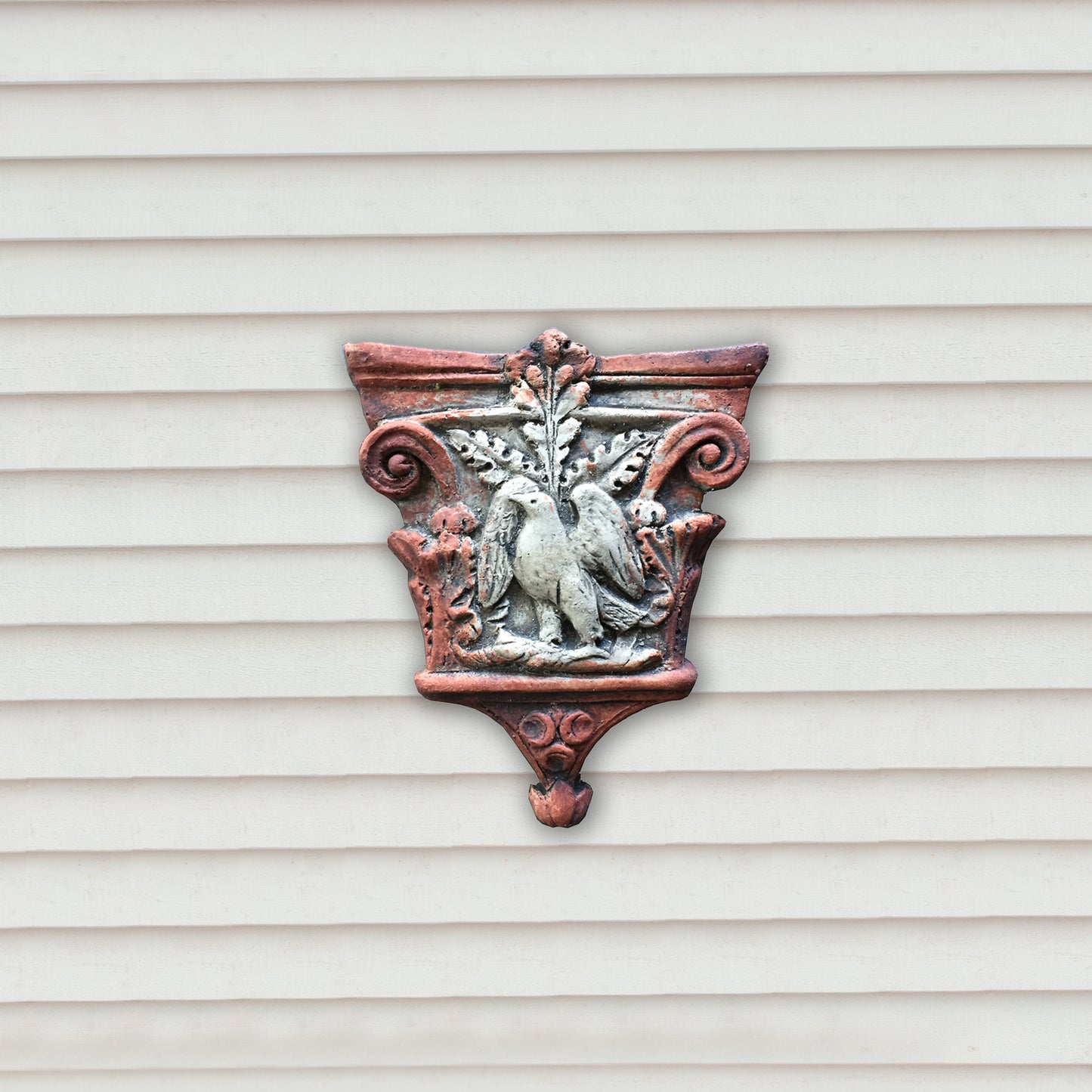 Capitello Rinascimentale con Aquila