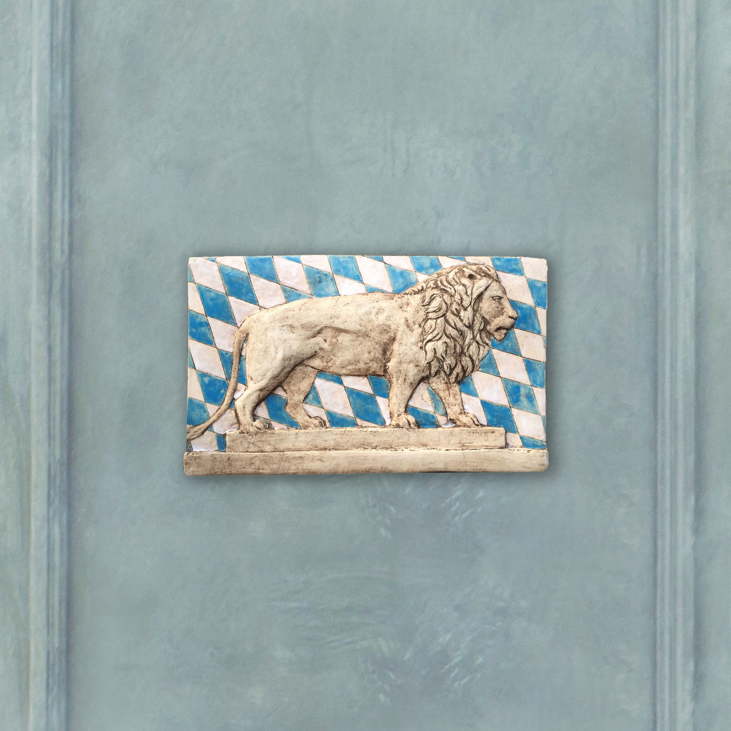 Big Bavarian lion, painted with glazes