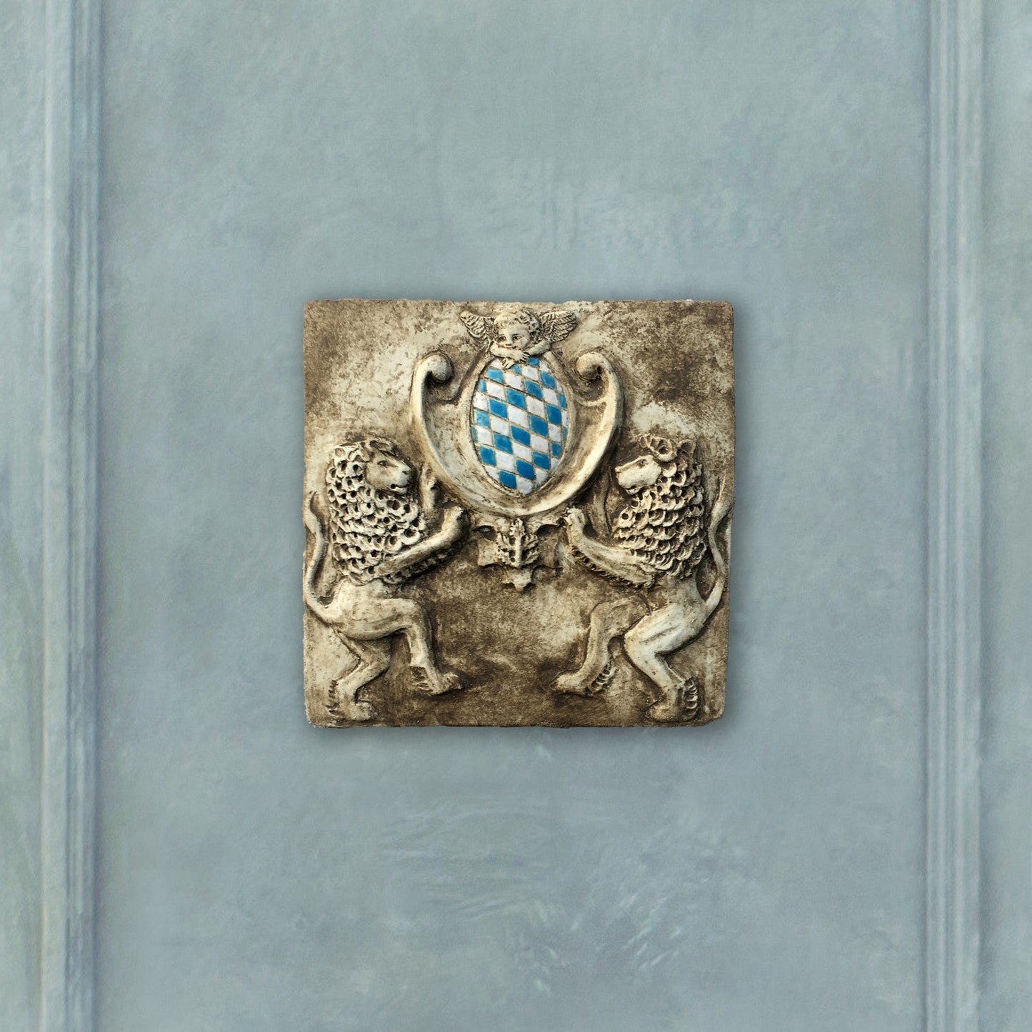 Leoni che reggono lo scudo bavarese