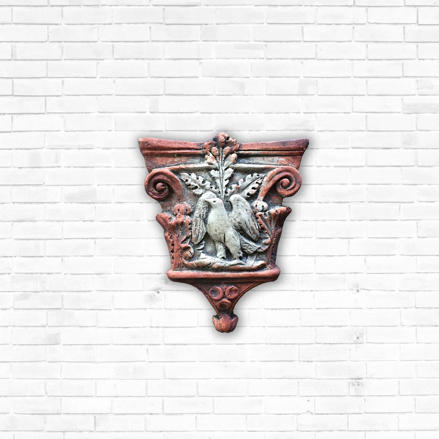 Capitello Rinascimentale con Aquila