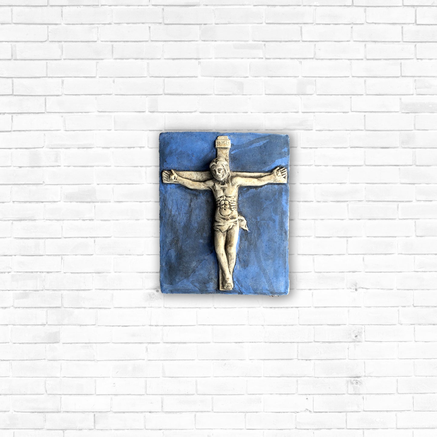 Crocefisso. scultura in terracotta dipinta