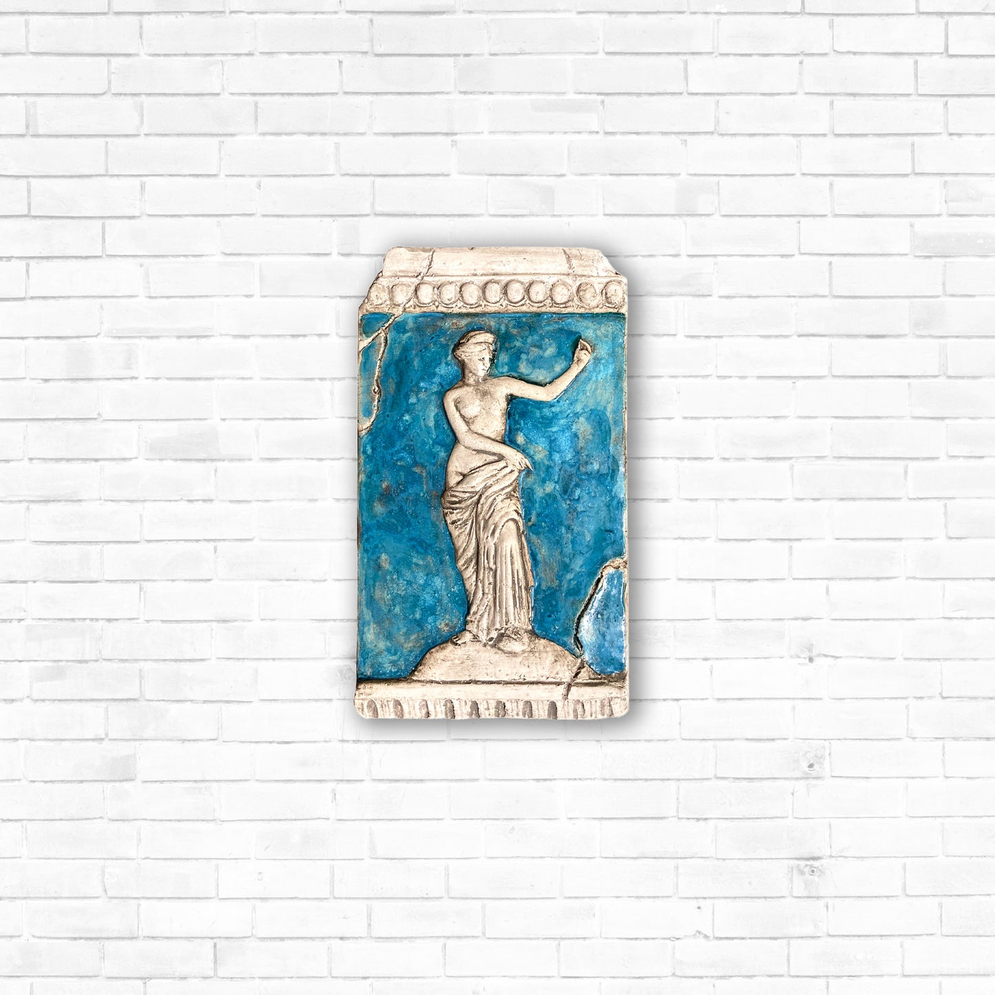 Venere, scultura in ceramica dipinta