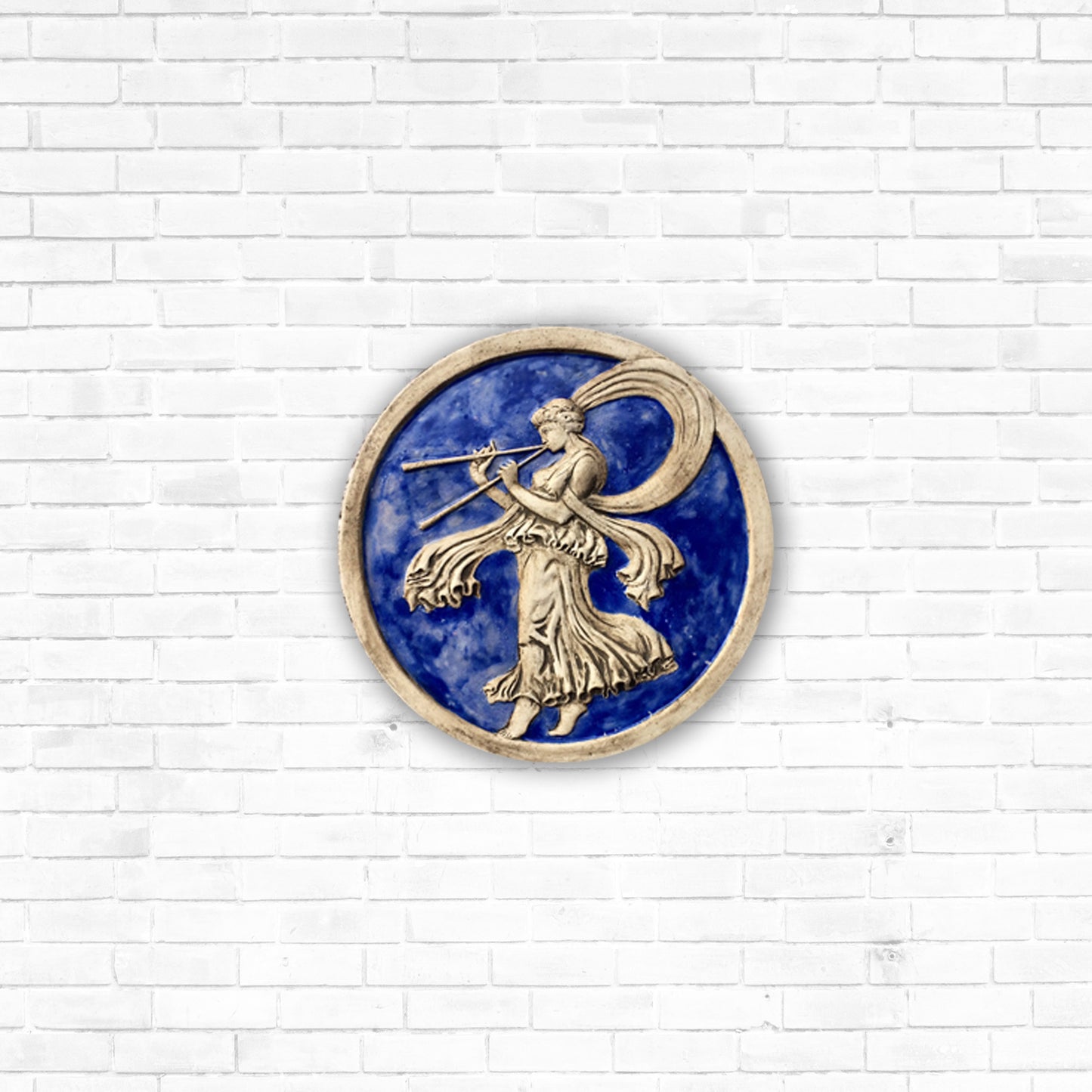 Menade con il flauto doppio, scultura in ceramica dipinta in blu