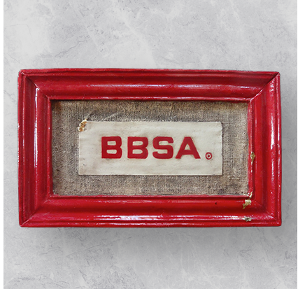 Bassorilievo con Logo