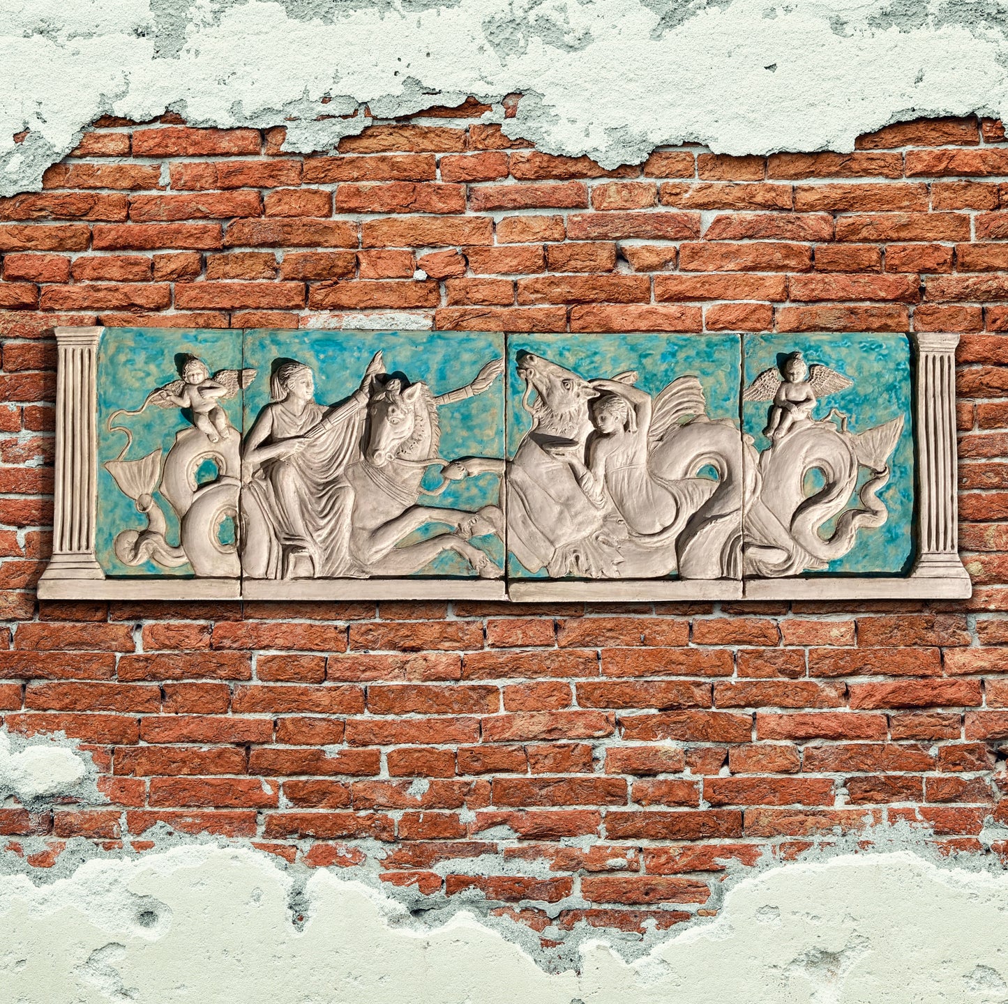 Nereidi. Fregio in ceramica dipinta a smalto