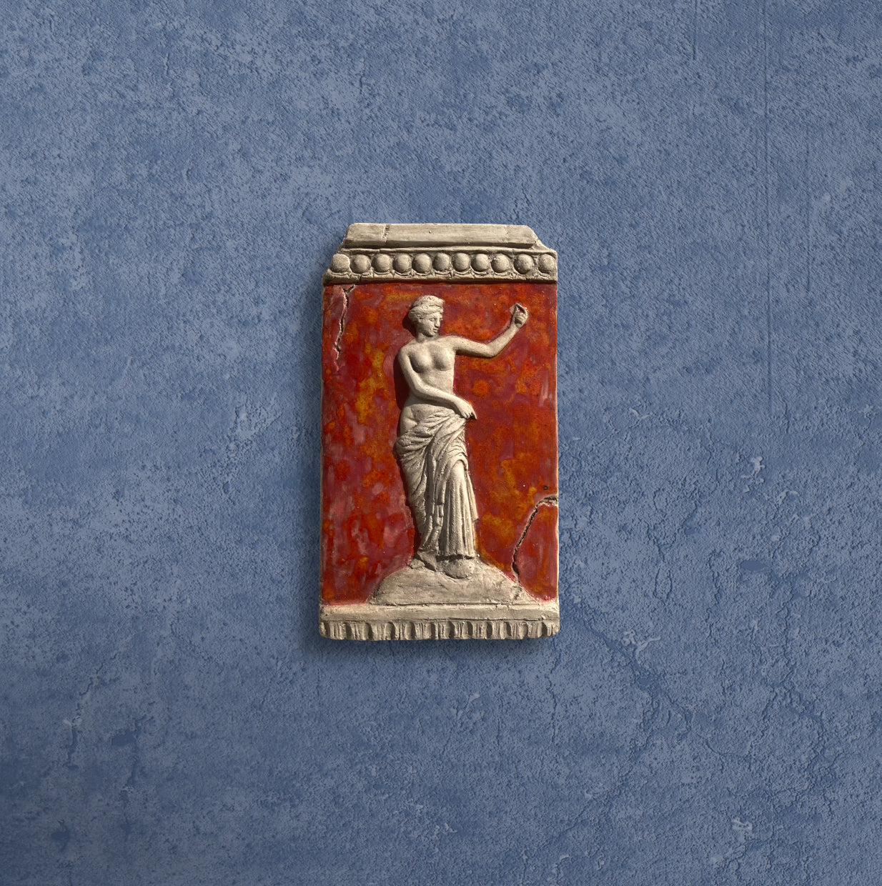 Venere, scultura in ceramica dipinta