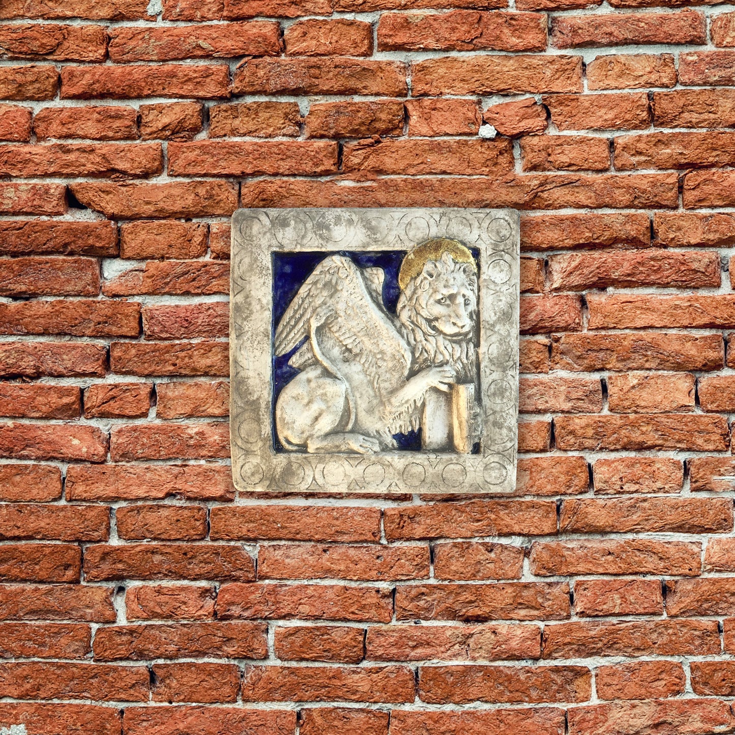 Il Leone di San Marco - Scultura in ceramica dipinta con dorature