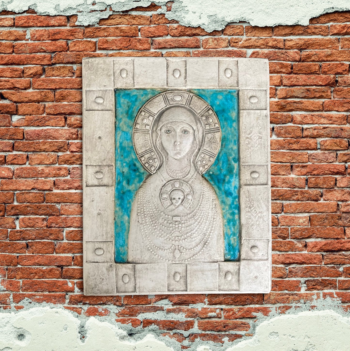 Madonna Nikopeja, ceramica dipinta a smalto
