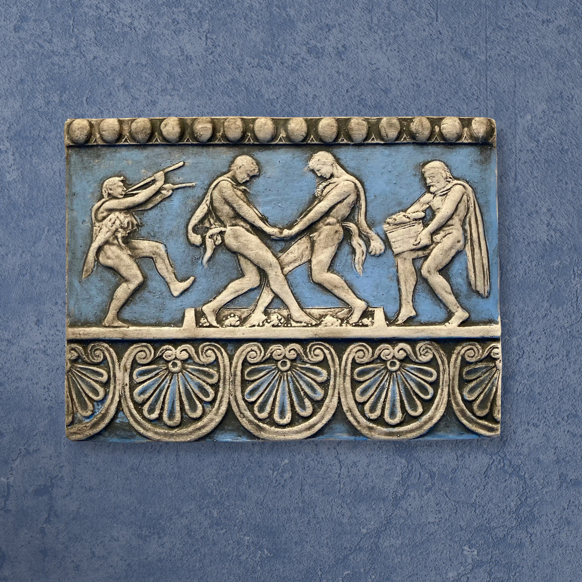 Scena di Pigiatura dell'Uva, bassorilievo in terracotta, dipinto in azzurro