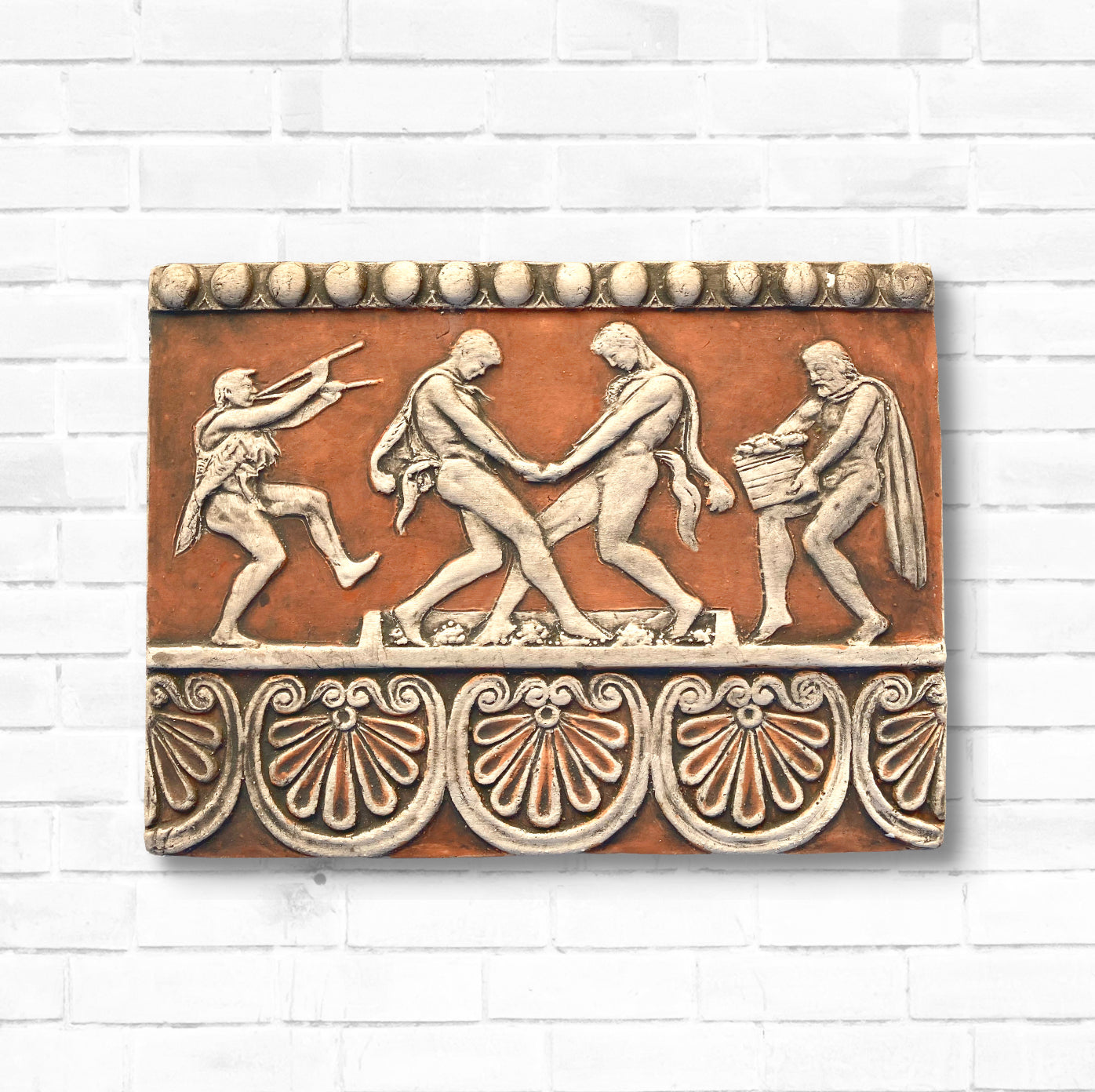 Scena di Pigiatura dell'Uva, bassorilievo in terracotta, dipinto in rosso