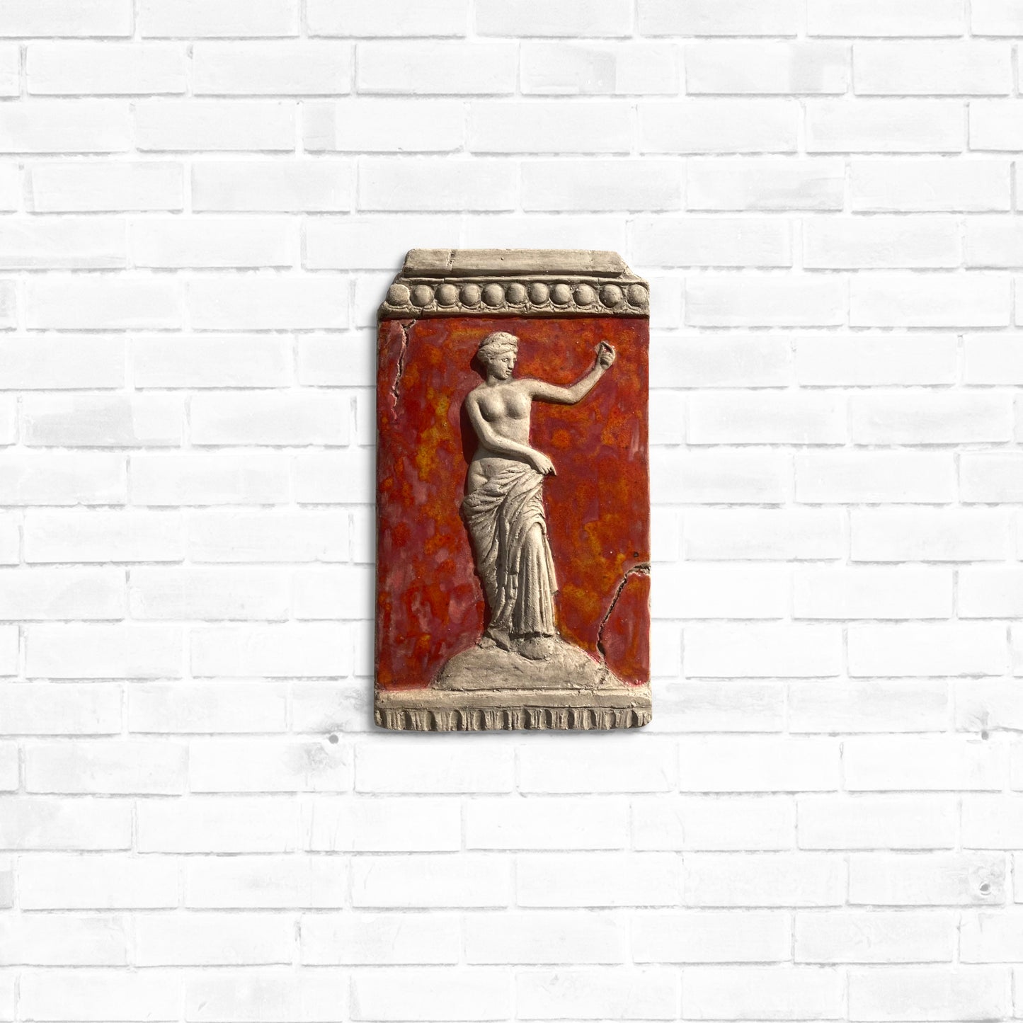Venere, scultura in ceramica dipinta